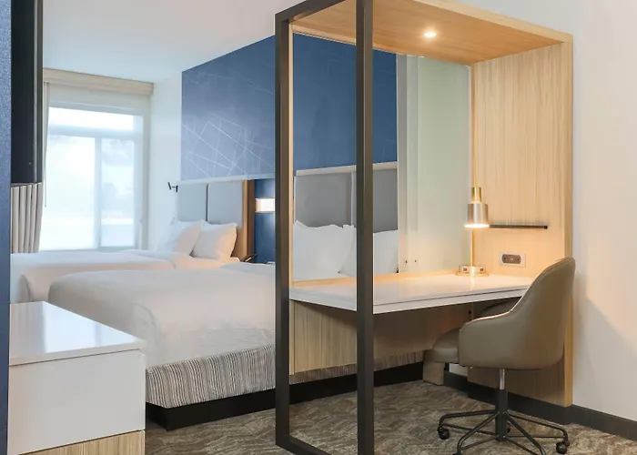 Hotel Springhill By Marriott North 3*